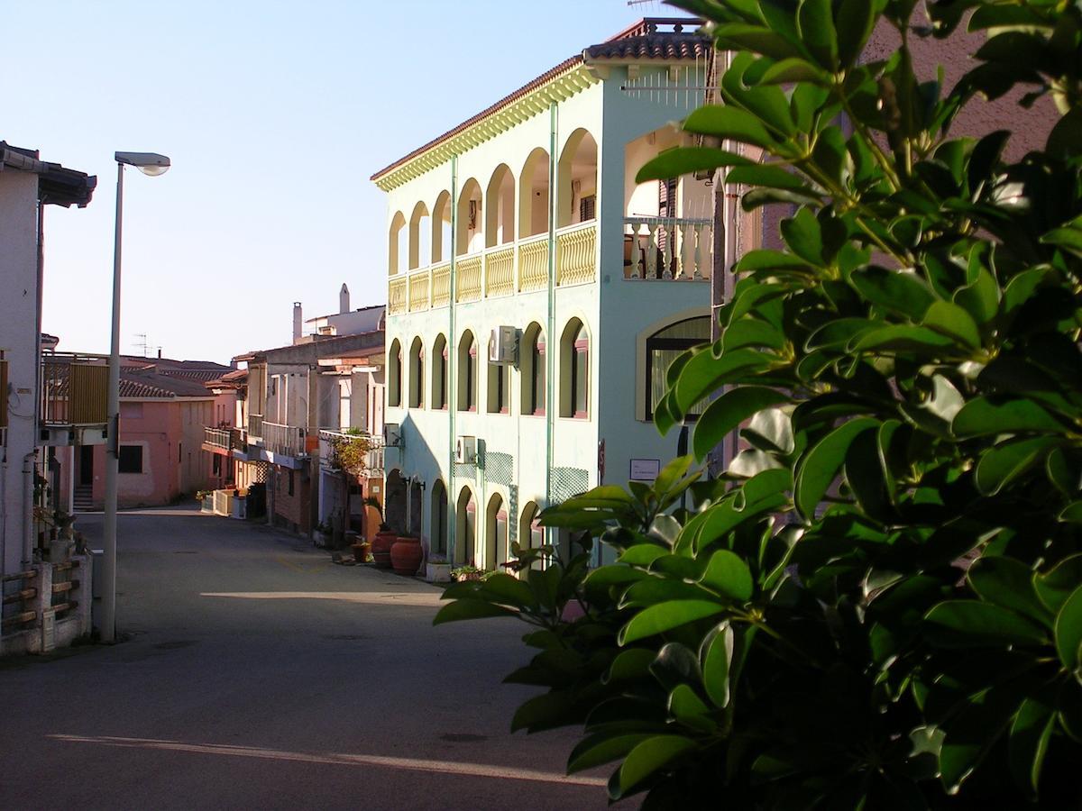 Hotel Smeraldo Isola Rossa  Buitenkant foto