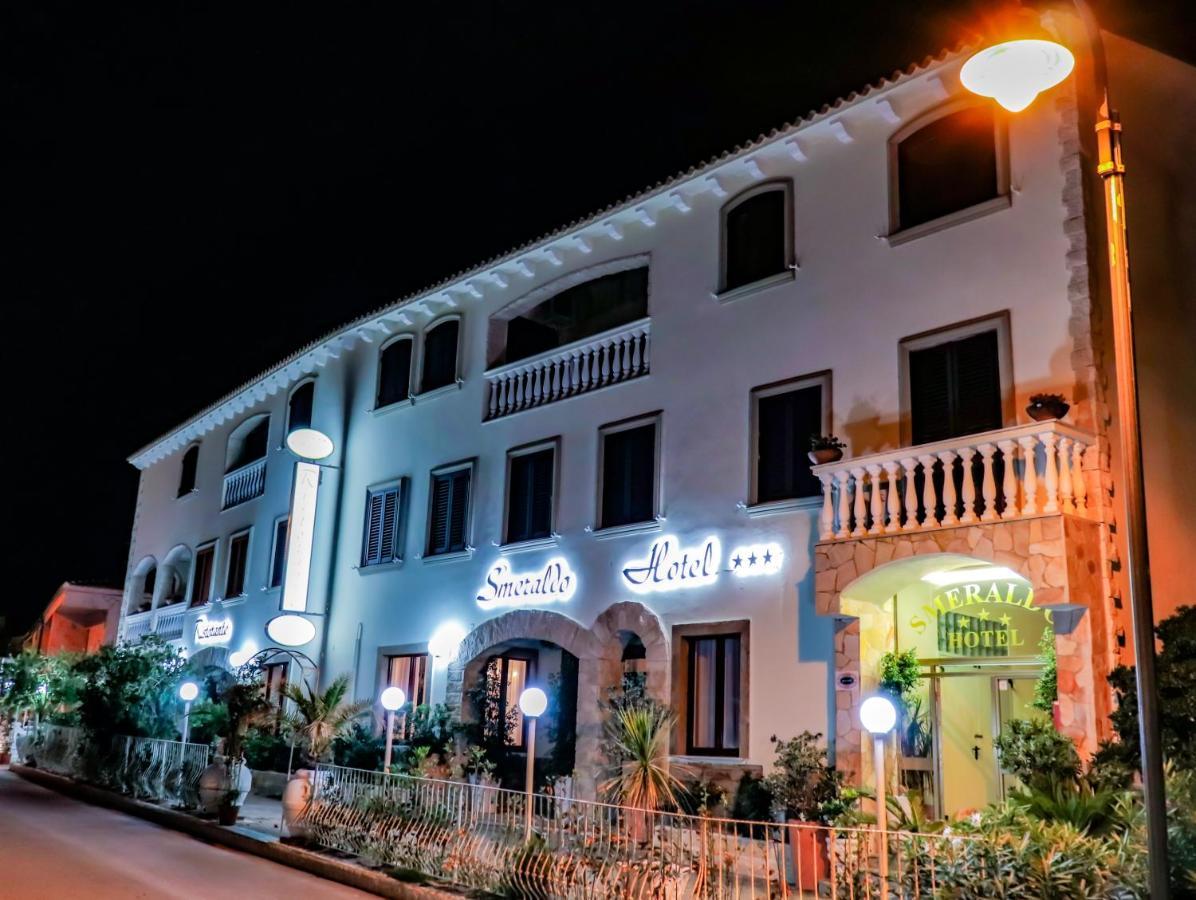 Hotel Smeraldo Isola Rossa  Buitenkant foto